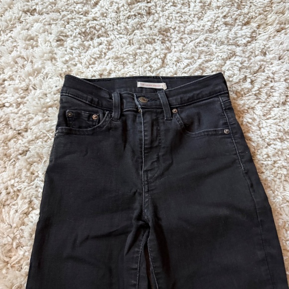 Elegant Elegant Levi Strauss, dark denim 724 high rise Black Straight Leg Women' - Picture 6 of 7